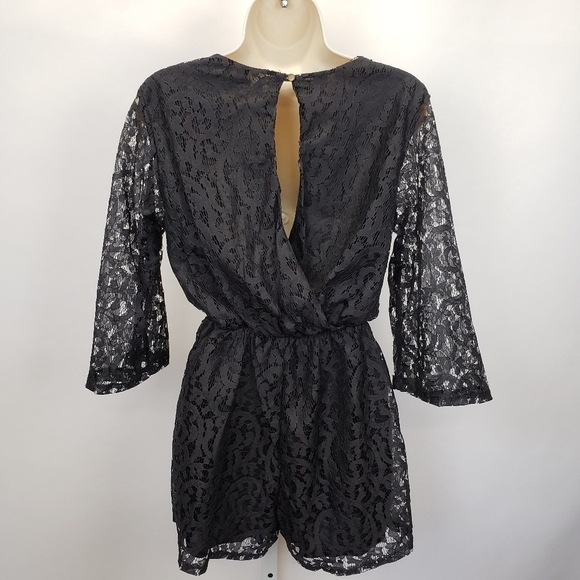 Everly black lace romper size small made in USA - Picture 5 of 9